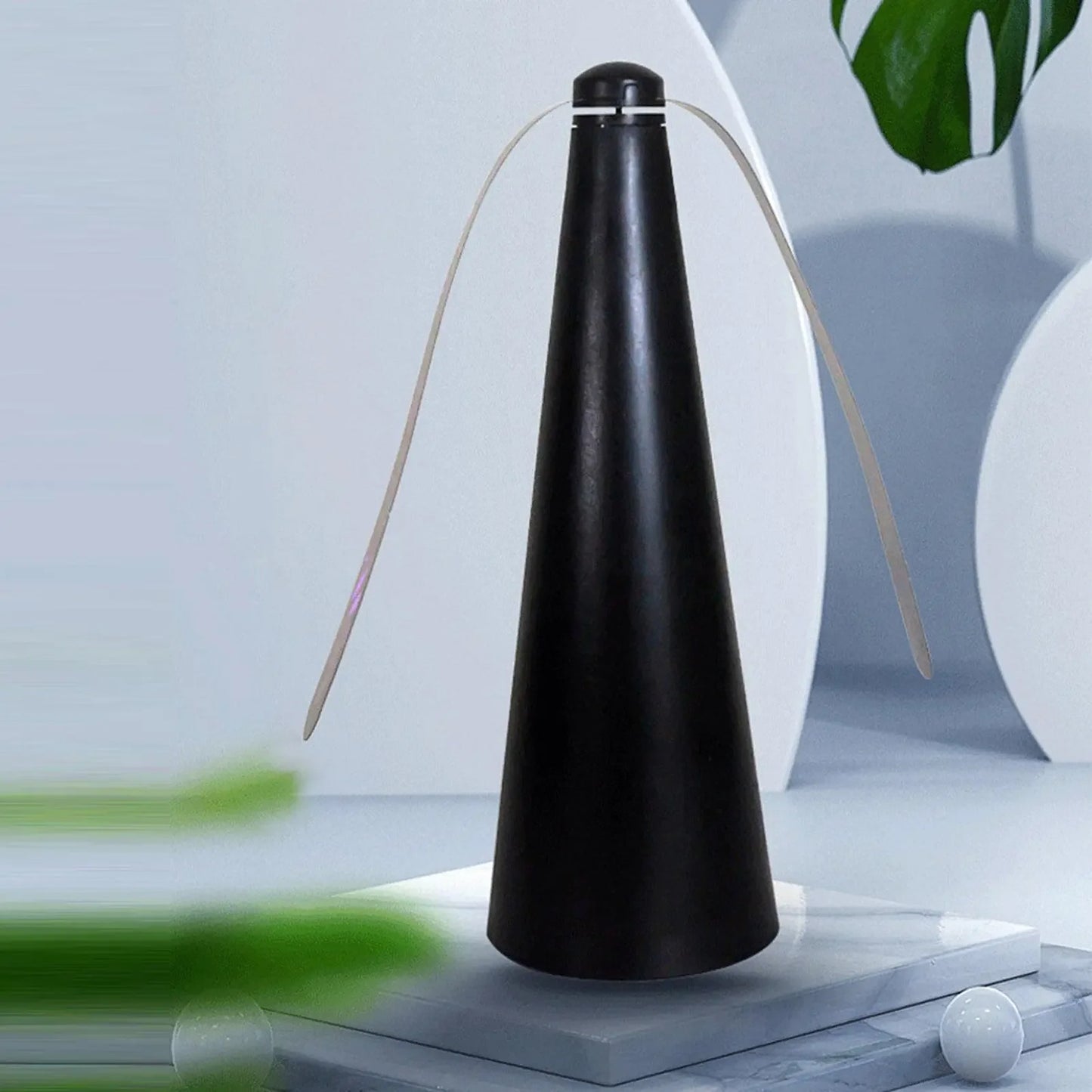 Outdoor multifunctional fly 360 ° rotating food, pest repellent table fan, camping equipment for hiking